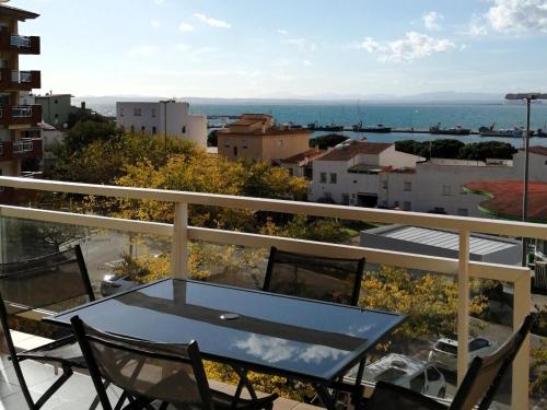 ROCMAR. Apartamento acogedor junto al mar en Roses —Ideal 4 personas. - ES-258-59