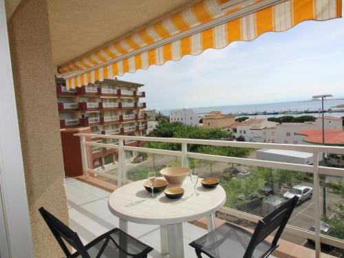 ROCMAR Apartamento acogedor junto al mar en Roses Ideal 4 personas.