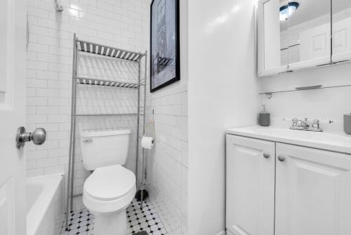 Ένα μπάνιο στο Chic 3Bd In Prime Park Slope