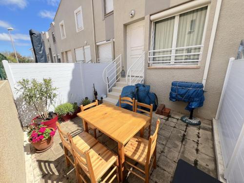 Pavillon à 50m de la plage avec parking et climatisation pour 4 personnes - FR-1-781-62