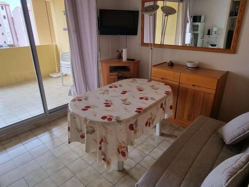 Cap d'Agde : T2 cabine, piscine, parking, proche mer - FR-1-607-208