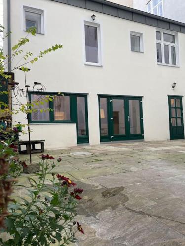 Quiet apartment close to center