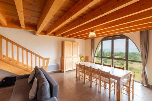 Ruang duduk di Gîte Montbuisson 8/10 personnes