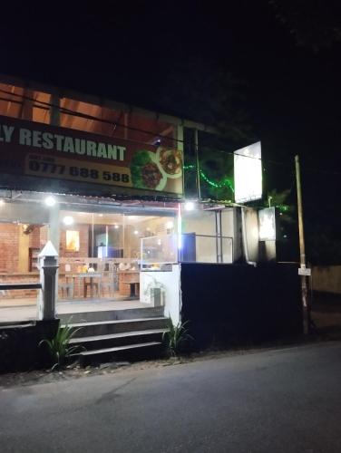 Restaurace v ubytování Lanka Bangla Inn - Jayaa Villa