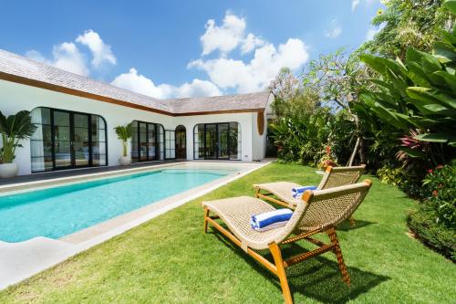 Swimmingpoolen hos eller tæt på Villa Yasmine Althea by Senada