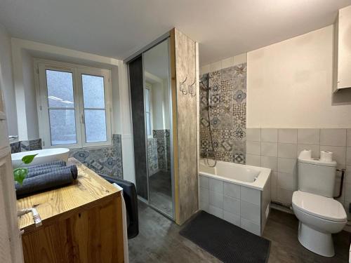 Un baño de Appartement Duplex à Brie-Comte-Robert