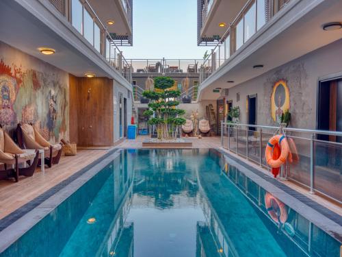 Πισίνα στο ή κοντά στο Royalisa Palmiye Beach Hotel Adult Only