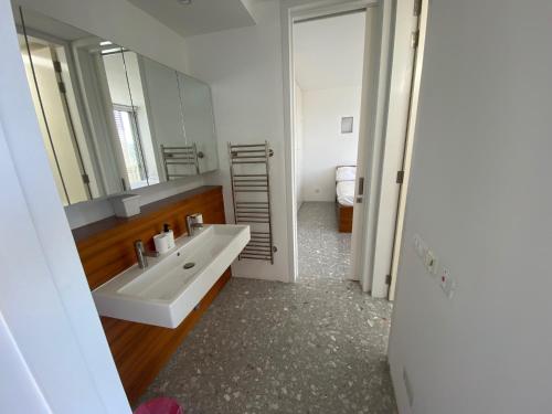 Ένα μπάνιο στο Luxury Villa Pluto Stunning Mountain Views