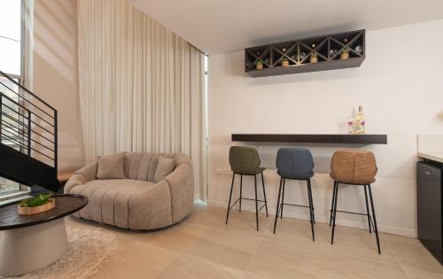 Χώρος καθιστικού στο Jaffa Port TLV Hotel Apartments יפו תל אביב