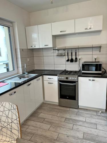 Una cocina o zona de cocina en Ametystowa Street