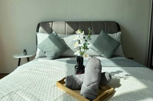 Ένα ή περισσότερα κρεβάτια σε δωμάτιο στο Premium Living Sky Suites - Twin Towers KLCC 2-min walk