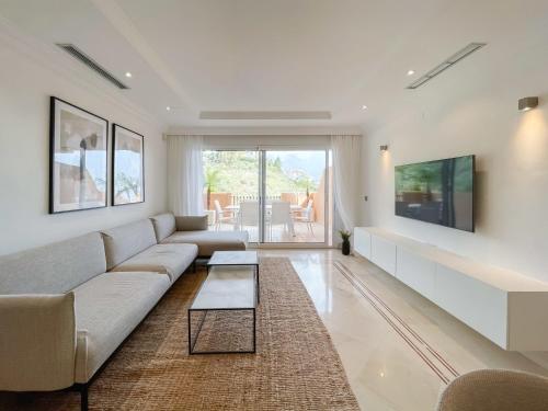 Aloha Hills Club Luxury Retreat Pools Gym Spa