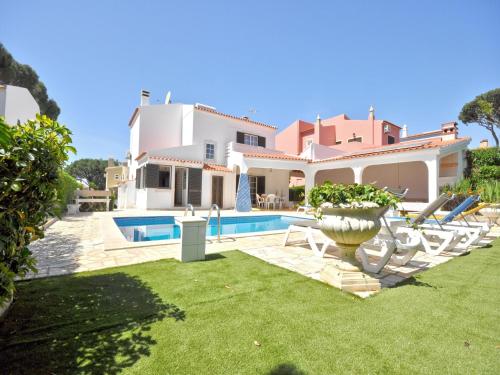 Spacious villa with private pool