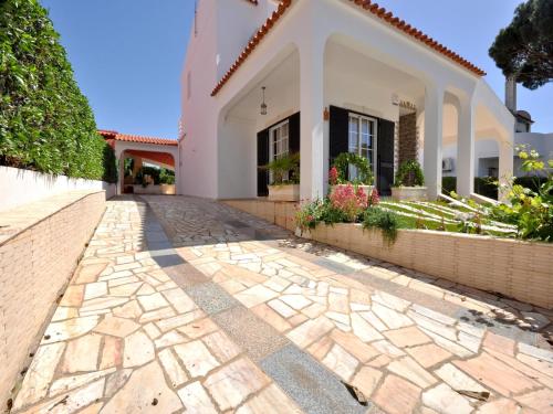 Spacious villa with private pool