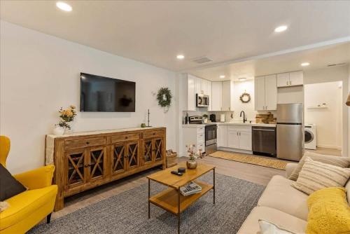 Gallery image of Right off i15 & i80 FrontRunner Station Close in Salt Lake City