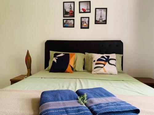 Letto o letti in una camera di Casa Nina, com Piscina e Brinquedoteca, Super Próxima das Cataratas e Aeroporto