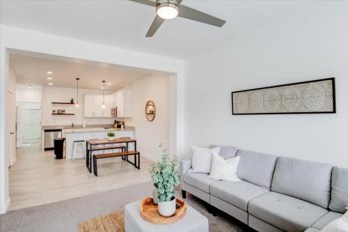 Φωτογραφία από το άλμπουμ του Garage Game Room King Bed σε Vineyard