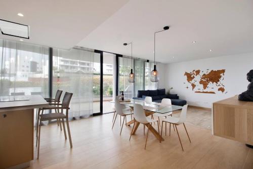 Happy Travel Higueron West