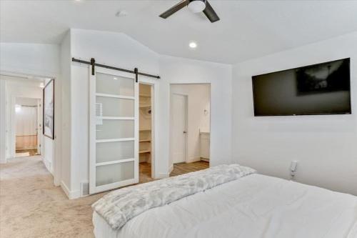 Gallery image of Right off Freeway Quiet Neighborhood King Bed in Vineyard