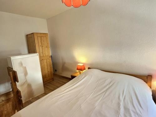 Grand studio mezzanine avec parking couvert, proche des pistes