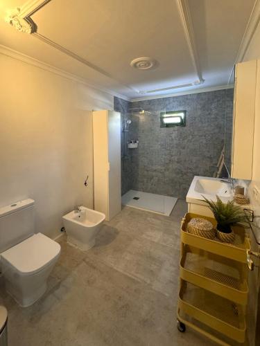 Ένα μπάνιο στο NoPasaNada Tu casa en Lanzarote