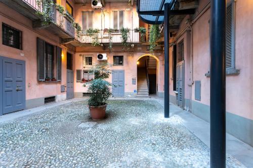 Co99- Large Studio Lanzone