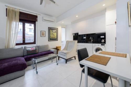 Modern Condo in Goya with Balcony - Retiro park