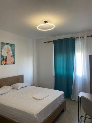 Sea-View Central Studio Apartment