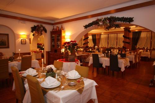 Gallery image of Hotel Trieste in Cortina dʼAmpezzo
