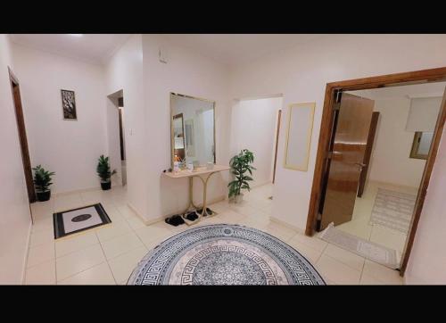 Un baño de شقة العقيق الأولى