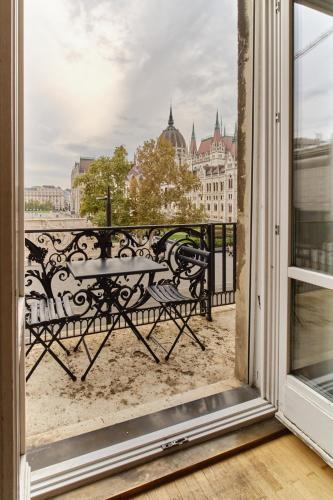 Charming Budapest Apartment with Parliament Views