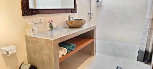 Ένα μπάνιο στο Umah Landuh