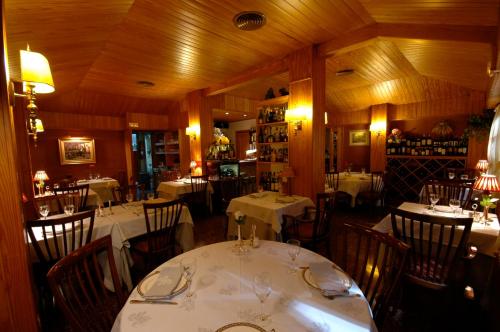 Restaurant o un lloc per menjar a Hotel Els Puis