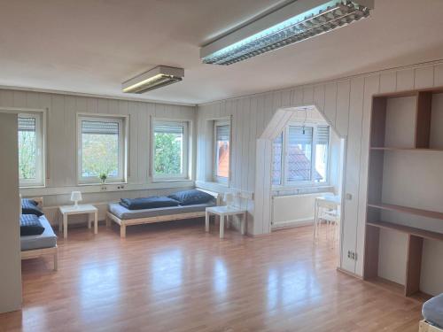 Ruang duduk di Monteurzimmer Leo 5