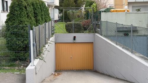 Φωτογραφία από το άλμπουμ του Charmantes 3-Zi-Apartment am Schlössle in Lechhausen-Garage-Balkon-Küche-Smart TV στο Άουγκσμπουργκ