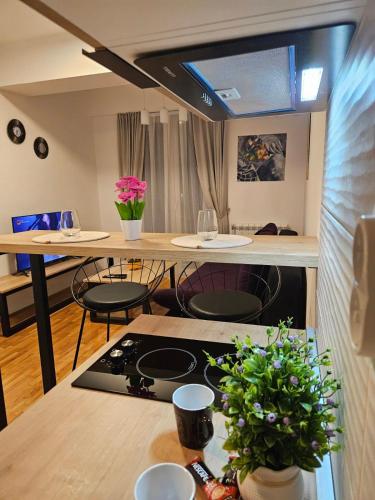 Ruang duduk di The Wazaari Apartment