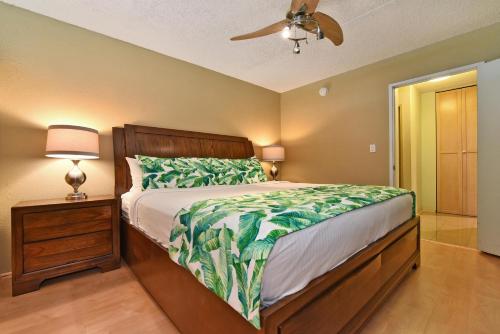 Katil atau katil-katil dalam bilik di Kihei Akahi C616 · AKH C616 Cozy Condo Near Beach w Ocean View P