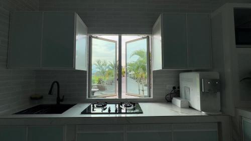 Dapur atau dapur kecil di DVilla Guesthouse Langkawi