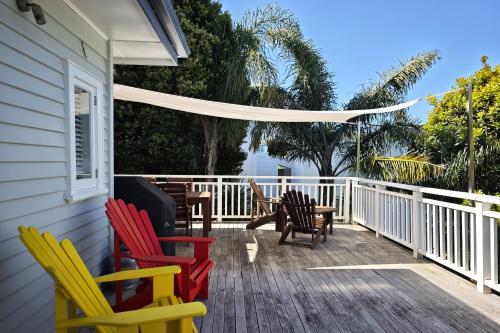 Μπαλκόνι ή βεράντα στο Oneroa Village, in Waiheke Centre - Be My Guest