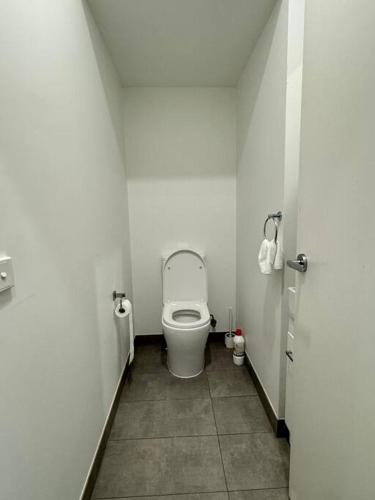 Ванная комната в New house near Monash Hospital, just a 3-min walk