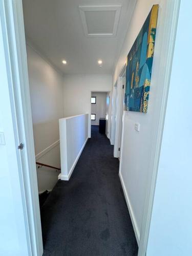 Фотография из галереи New house near Monash Hospital, just a 3-min walk в городе Клейтон-Норт