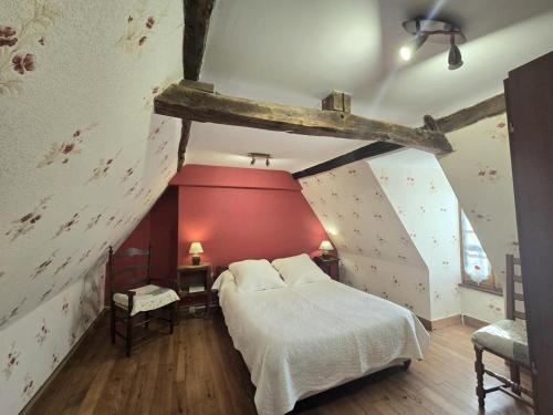Postel nebo postele na pokoji v ubytování Maison à Hautefort avec clim, vélos gratuits, animaux admis - FR-1-616-164