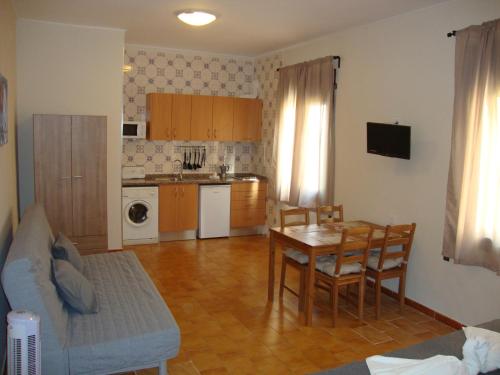 Кухня или кухненски бокс в Apartaments Claudi