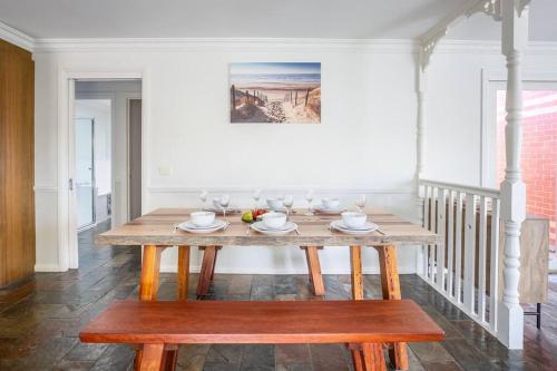 Χώρος καθιστικού στο Spacious Pet Friendly Ping Pong Table