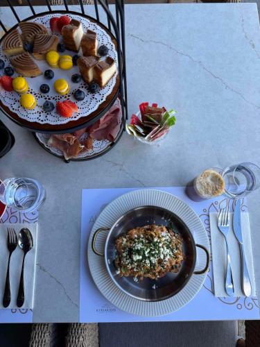 Mad på pensionatet eller i nærheden