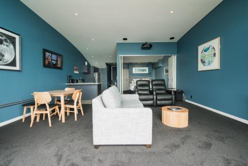 Ruang duduk di Penthouse apartment with stunning Harbour views