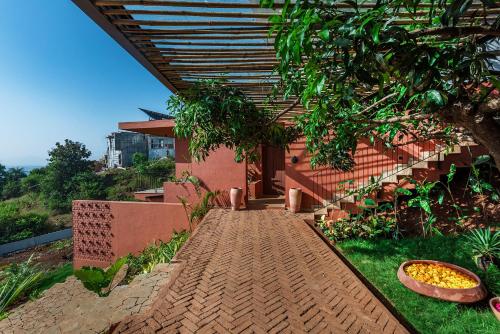 Ein Garten an der Unterkunft SaffronStays Ikigai