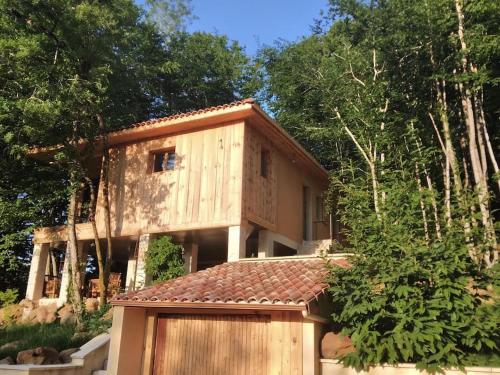 chalet sur pilotis en perigord