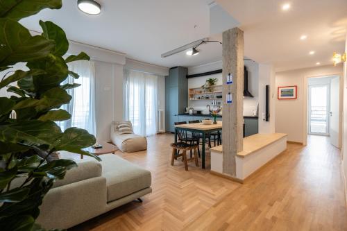 3BR Petralona Escape