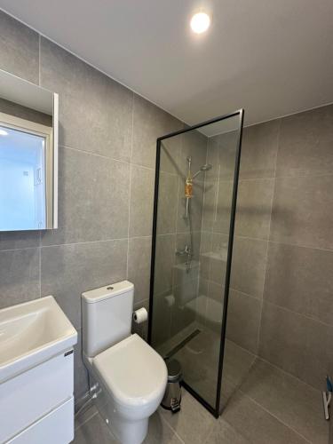 Koupelna v ubytování Esentepe Cove Garden Denize sıfır 1 yatak odalı Daire